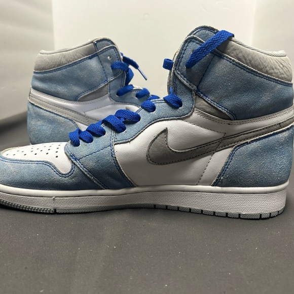 Size 12 - Jordan 1 Retro OG High Hyper Royal - Picture 4 of 8